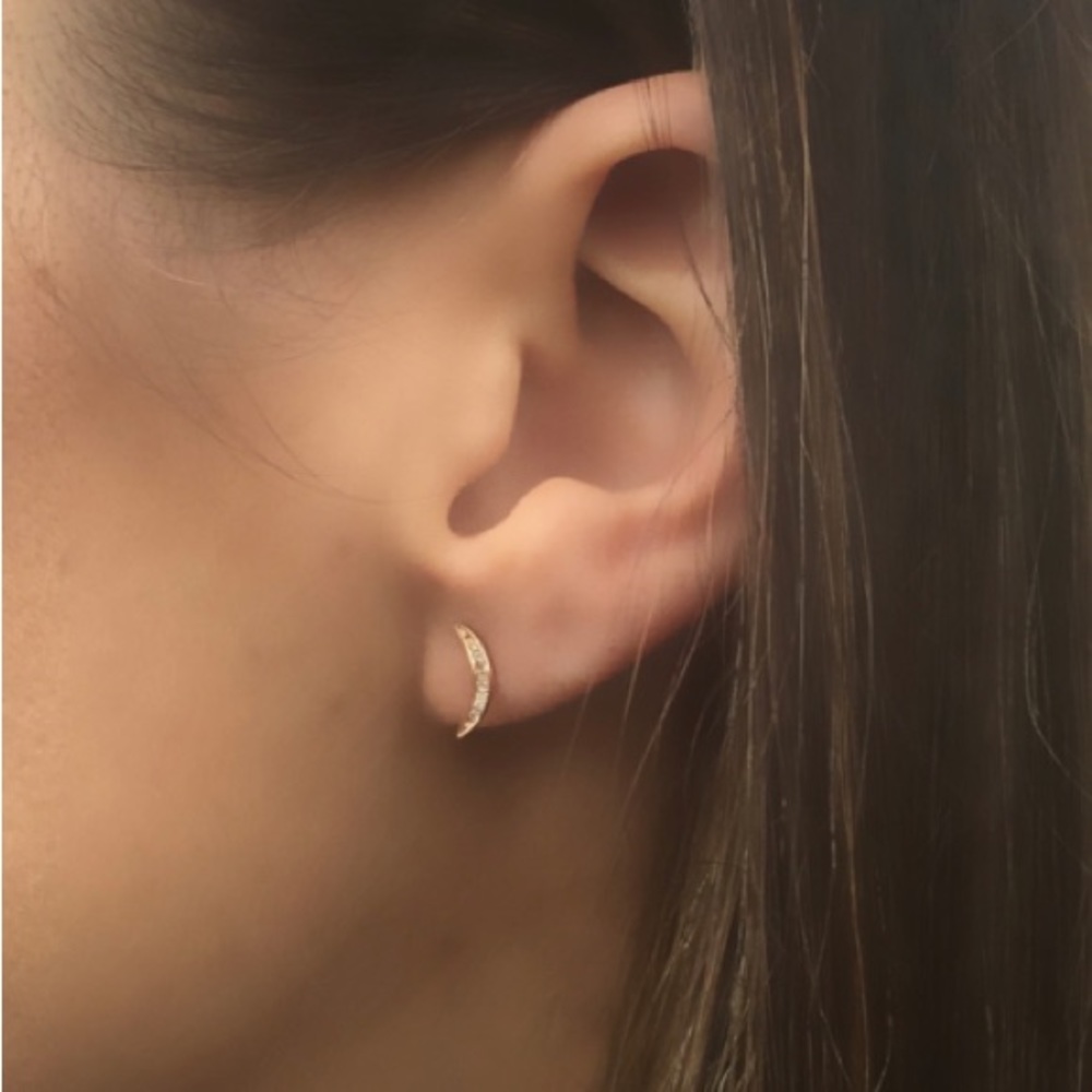 14K ROSE NATURAL DIAMOND SINGLE CRESCENT MOON STUD